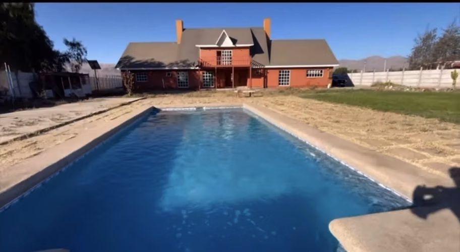 Casa en Arriendo en Chamonate, Copiapó | 5 Dormitorios, 5 Baños, Piscina y Parcela de 5.000 m²