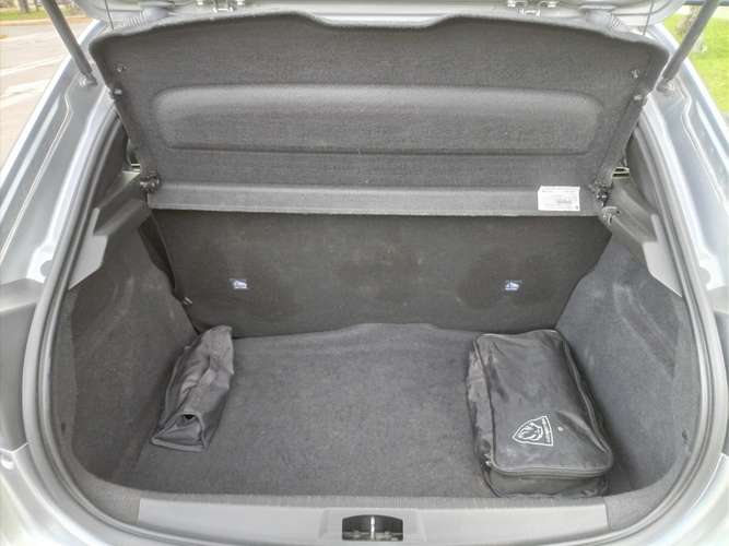 PEUGEOT 208 PURETECH 75  MT 1.2 2023
