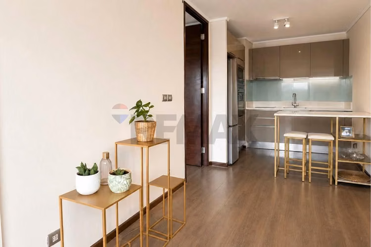 Se vende dpto casi nuevo en las condes