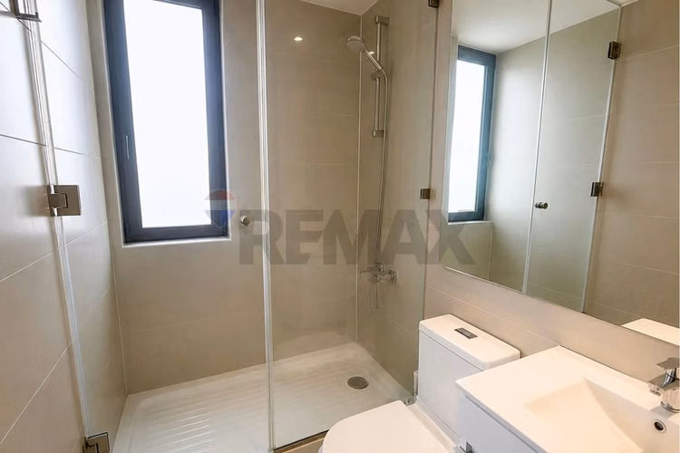 Se vende dpto casi nuevo en las condes.