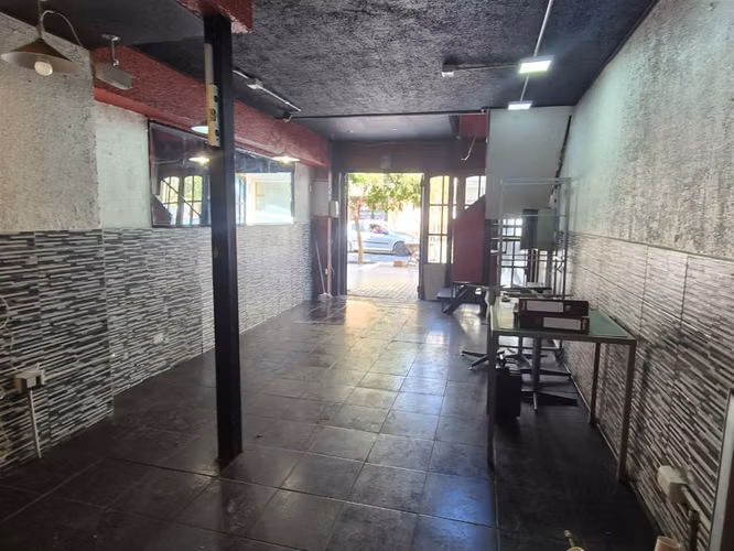 LOCAL COMERCIAL 1 sur #847 Lc 6