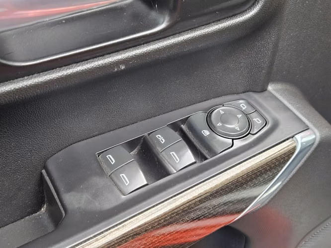 Chevrolet Silverado 5.3 Cc Lt Trailboss Z71 At...