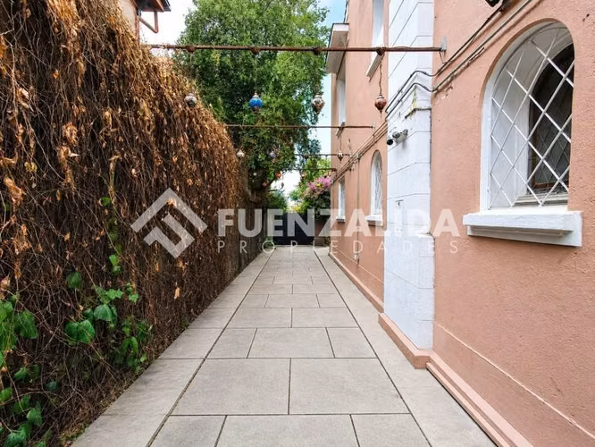 Casa en venta de 7 dorm. en Recoleta