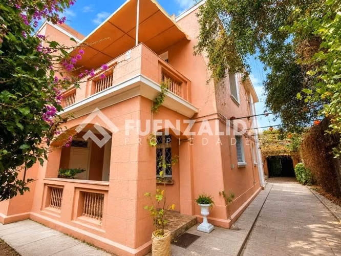 Casa en venta de 7 dorm. en Recoleta