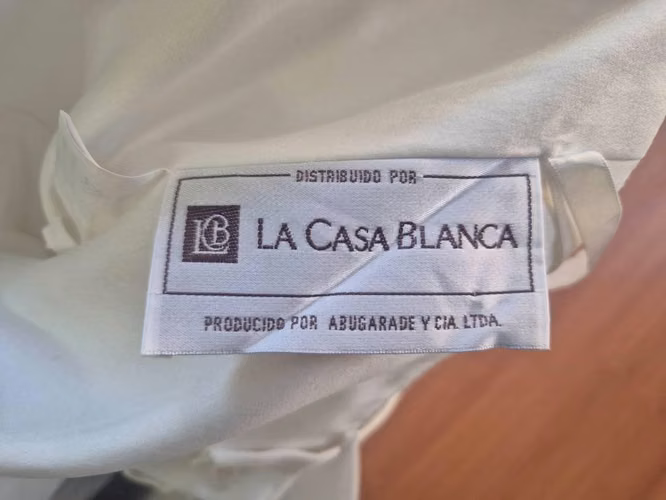 Vestido de Novia La Casa Blanca – Impecable (Solo 1 uso). Talla 42-44 ya que es ajustable en la espalda.