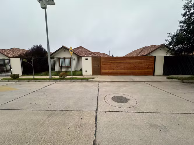 Arriendo o Venta amplia casa en Coquimbo El Rosario de Peñuelas
