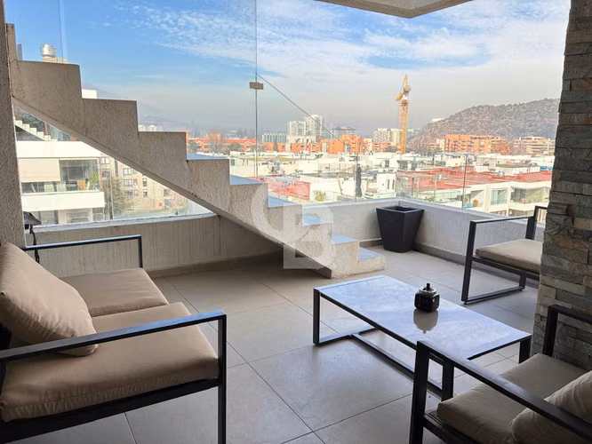 Penthouse Moderno con Rooftop y Vistas Despejadas