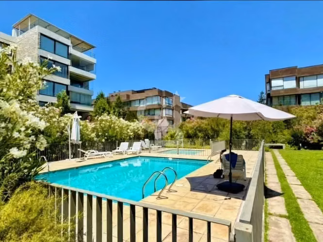 Penthouse Moderno con Rooftop y Vistas Despejadas