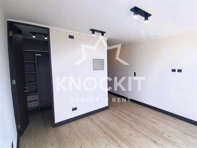 Arriendo Depto Home Studio con Estacionamiento en La Florida
