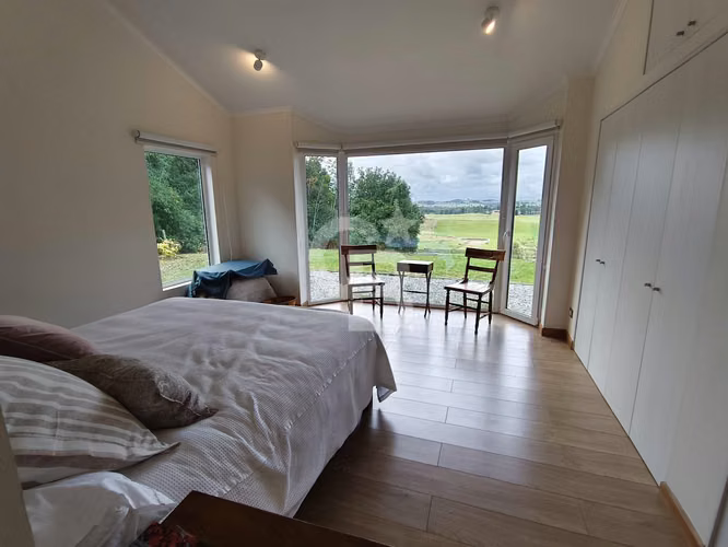 Casa de Lujo en LLanquihue  con vista a la cordillera.