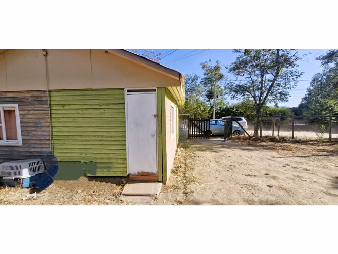 Venta de sitio de 1.300 m2., con 2 casas y una cabaña, en Olmué. 102 M$