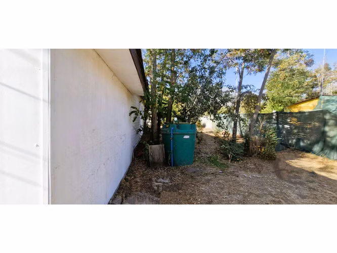 Venta de sitio de 1.300 m2., con 2 casas y una cabaña, en Olmué. 102 M$