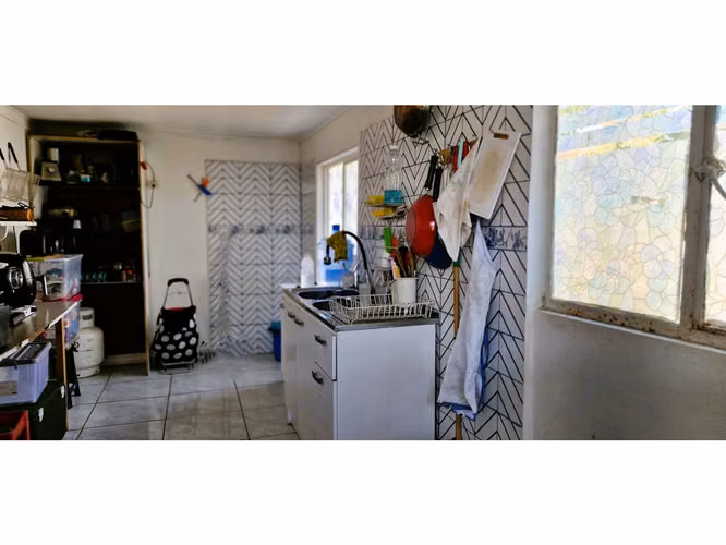 Venta de sitio de 1.300 m2., con 2 casas y una cabaña, en Olmué. 102 M$