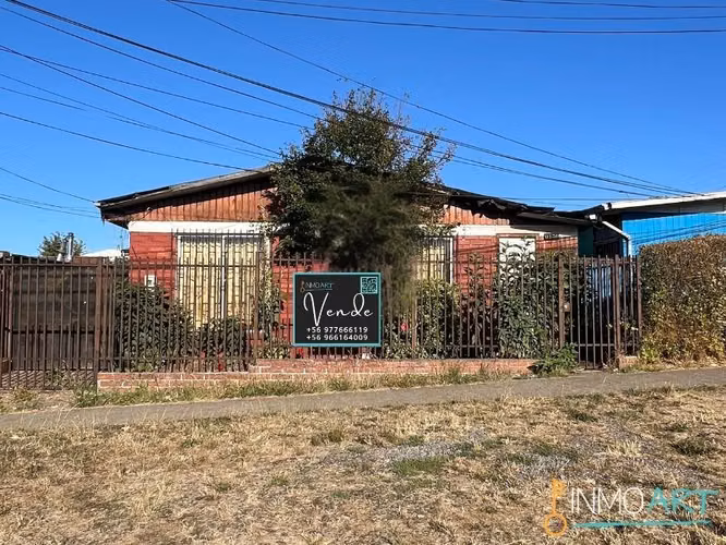 Casa en venta de 3 dorm. a una cuadra de Pedro de Valdivia
