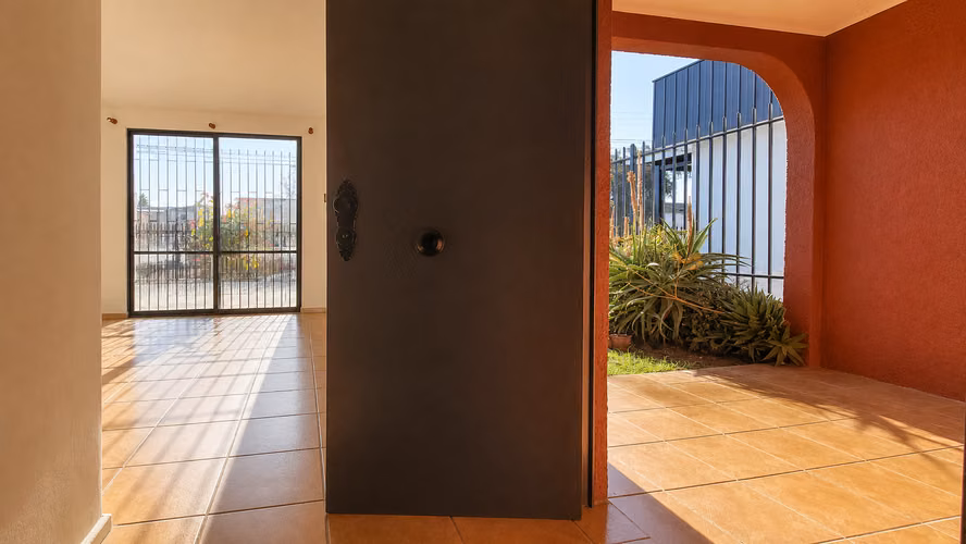 Estupenda casa en Sindempart 4 dormitorios 2 baños - 180 mill aprox.