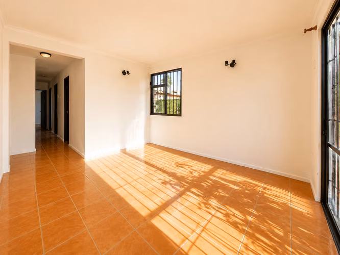 Estupenda casa en Sindempart 4 dormitorios 2 baños - 180 mill aprox.