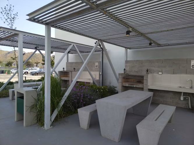 Arriendo Depto. 2 D + 1 B + Terraza + Estacionamiento - Quilicura