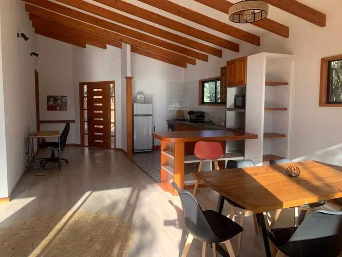 Hermosa casa remodelada con vista al mar (174512)
