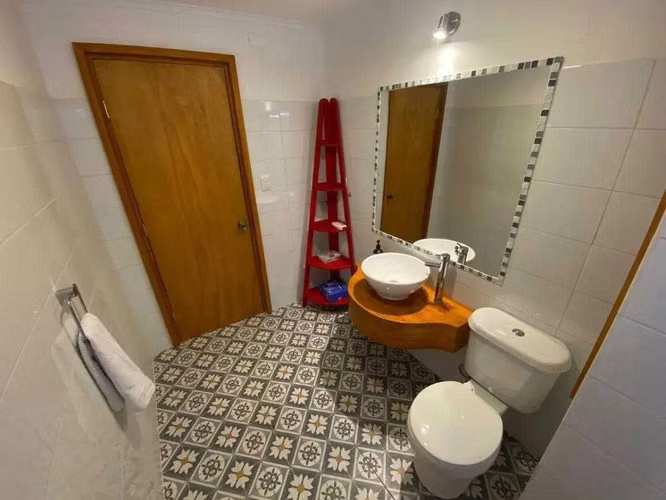 Hermosa casa remodelada con vista al mar (174512)