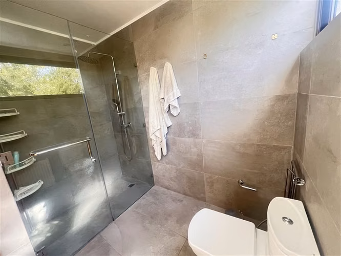 Casa en arriendo de 4 dorm. en Lo Barnechea