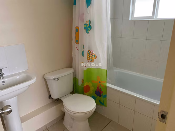 Cómoda casa de dos pisos en arriendo (174641)