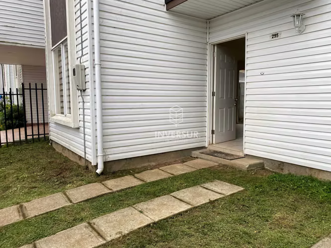 Cómoda casa de dos pisos en arriendo (174641)