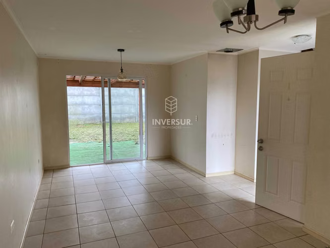 Cómoda casa de dos pisos en arriendo (174641)