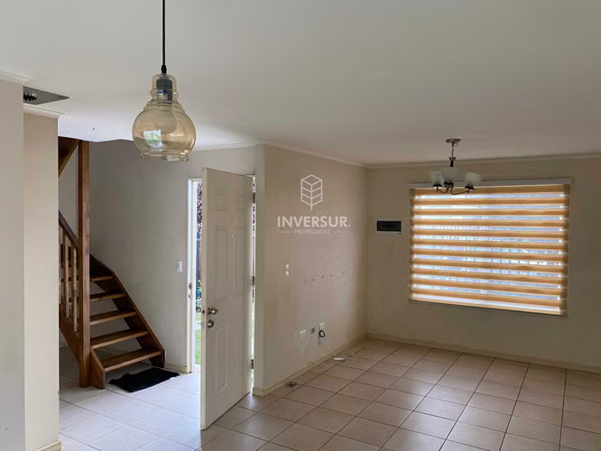 Cómoda casa de dos pisos en arriendo (174641)