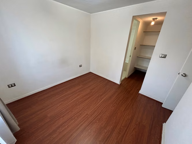 Departamento de 2dy2b cerca Clinica Los Andes (174643)