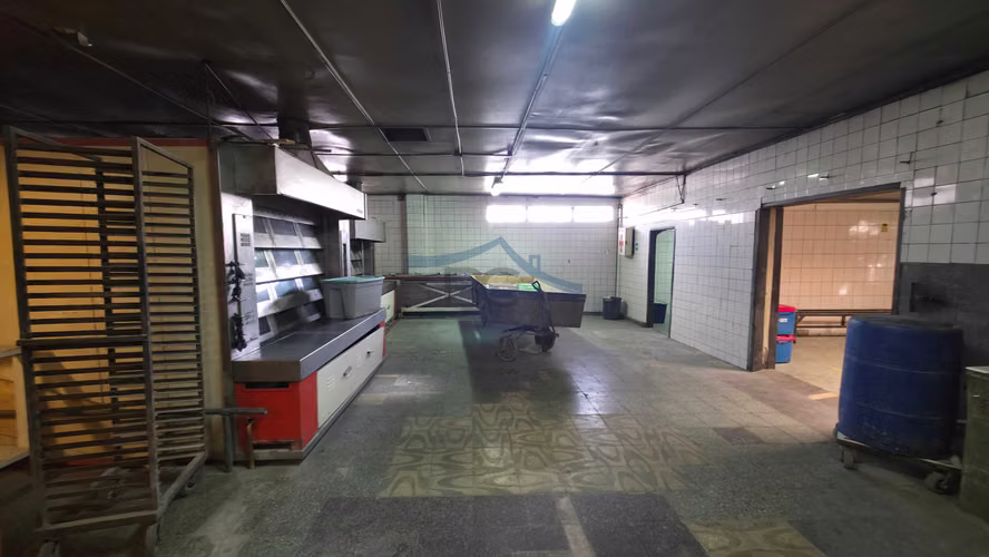 Se arrienda inmueble en esquina de 625 m². (174644)