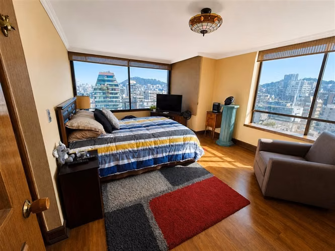 Departamento en venta de 4 dorm. en Providencia LINDA VISTA