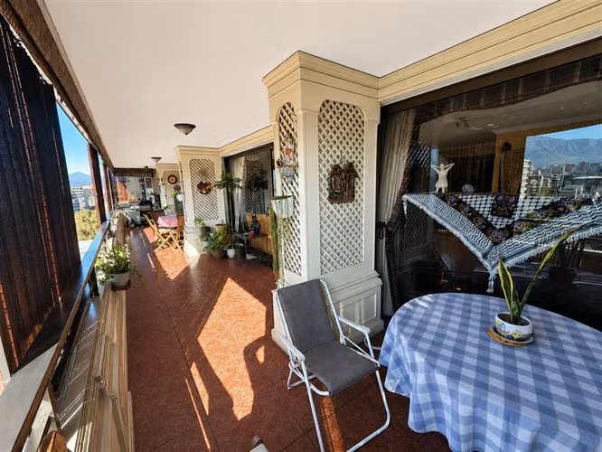 Departamento en venta de 4 dorm. en Providencia LINDA VISTA