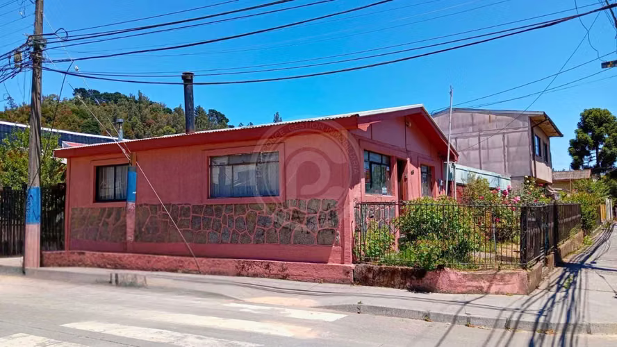Casa esquina, cerca UBB, Gral Novoa (174658)