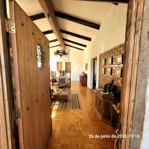 VENDO AMPLIA CASA SAN MIGUEL DE AZAPA