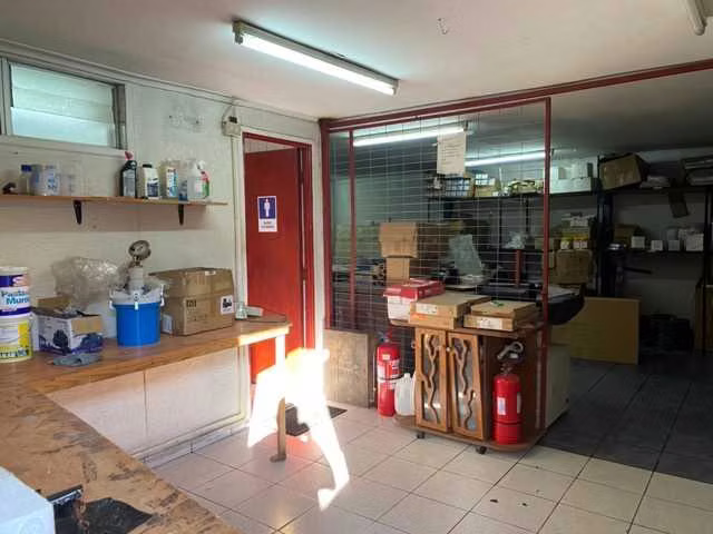 Local comercial y bodega con recepción final (121868)