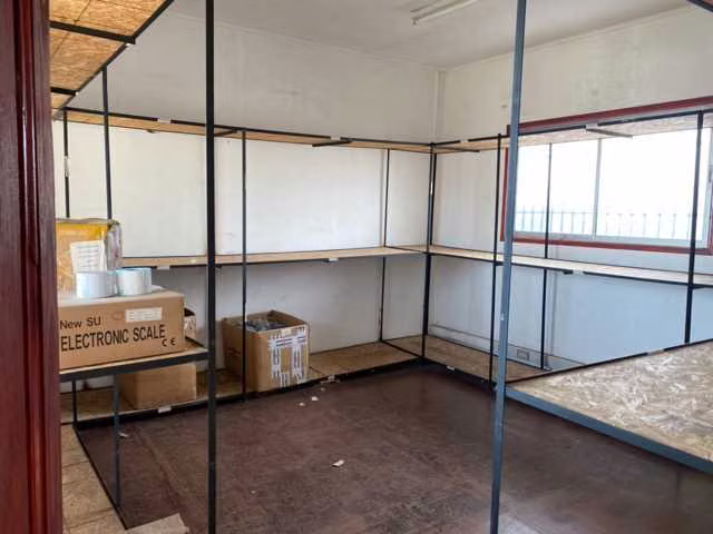 Local comercial y bodega con recepción final (121868)