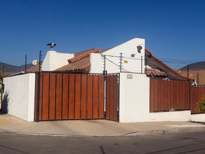 Linda casa sector herradura Oriente