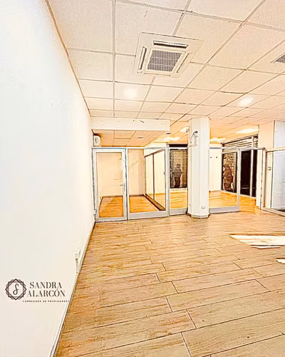 Arriendo Local Comercial frente a plaza de Parral