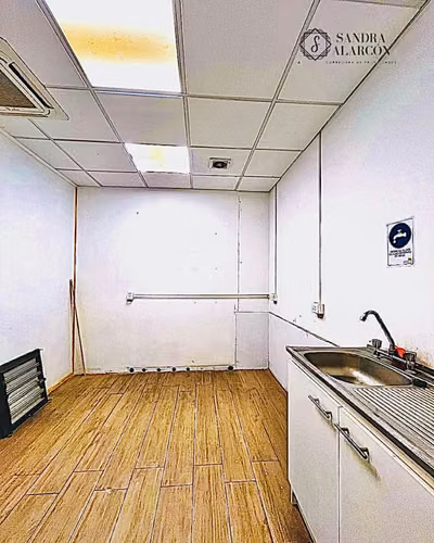 Arriendo Local Comercial frente a plaza de Parral