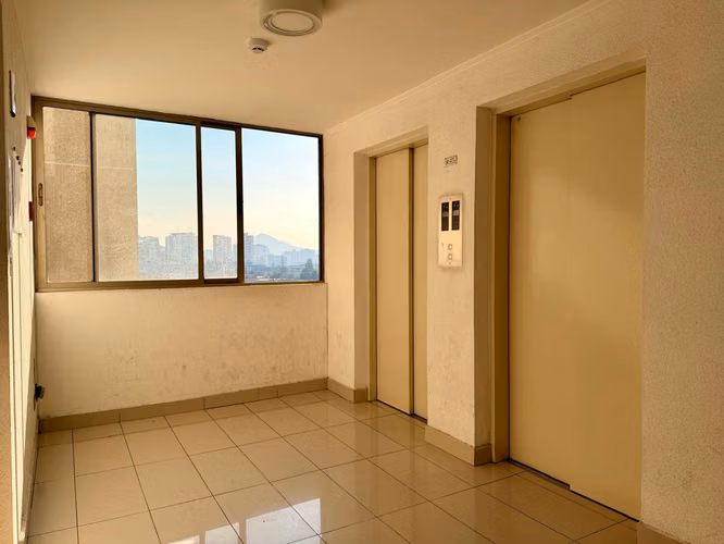 Excelente departamento en Arriendo, dos dormitorios, vista despejada, remodelado, Recoleta