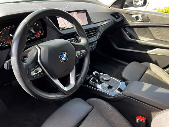 BMW 118 DYNAMIC 1.5T  2023 - Imagen 9