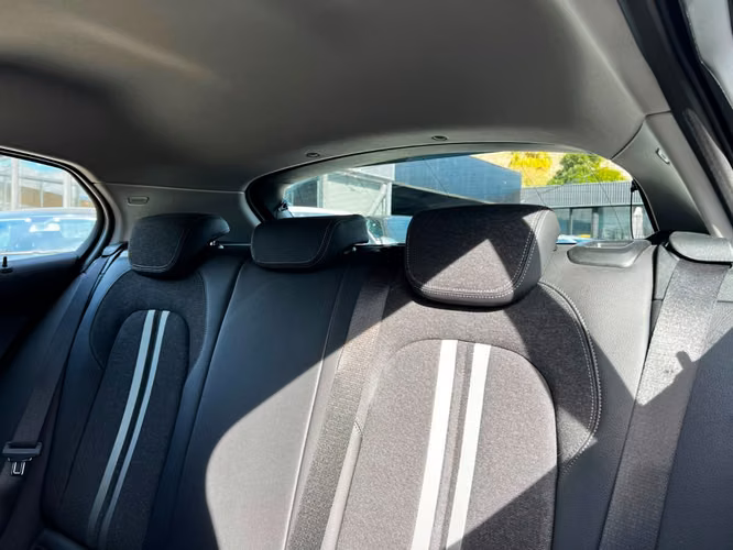 BMW 118 DYNAMIC 1.5T  2023 - Imagen 19