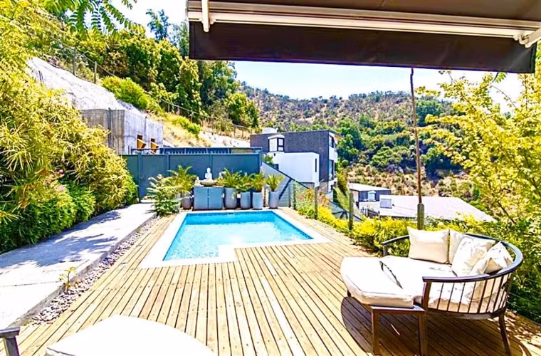 Casa CASA EL ARRAYÁN LO BARNECHEA 5D 4B, PISCINA Y VISTA AL CERRO