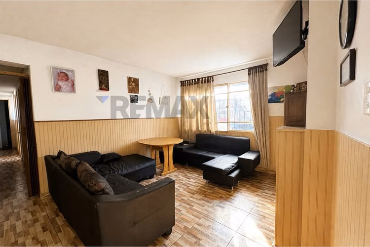 Se vende casa 3d 1b 2e con local comercial