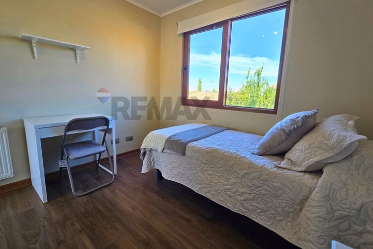 Venta en piedra roja, chicureo, impecable.