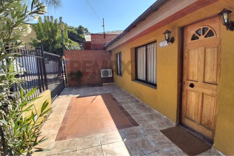 Excelente casa con gran patio