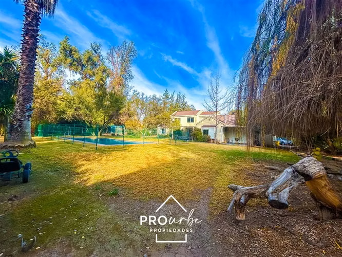 Casa de 5 Dorm. en Colina