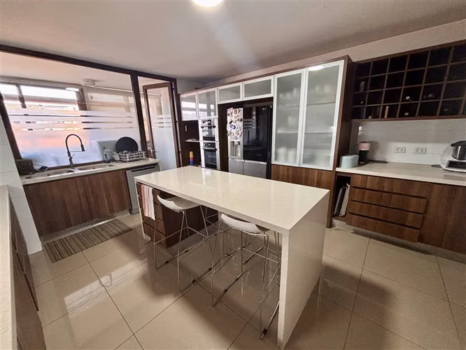 Departamento en arriendo de 3 dorm. en Vitacura