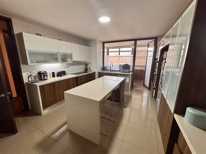 Departamento en arriendo de 3 dorm. en Vitacura