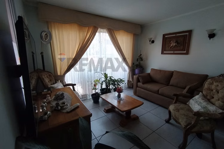 "casa de ensueño en el monte: 4d/4b y quincho"